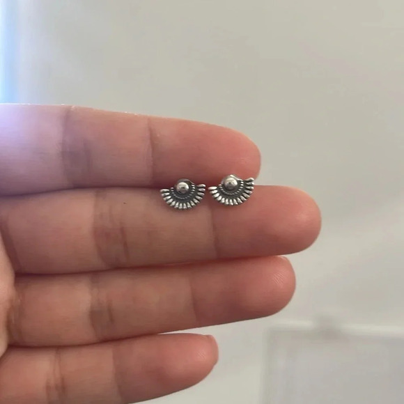 925 Sterling Silver Bali Earrings - Picture 5 of 7